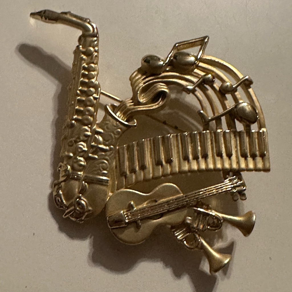 Vintage Ajc Marked Music Jazz Band Gold Tone Brooch